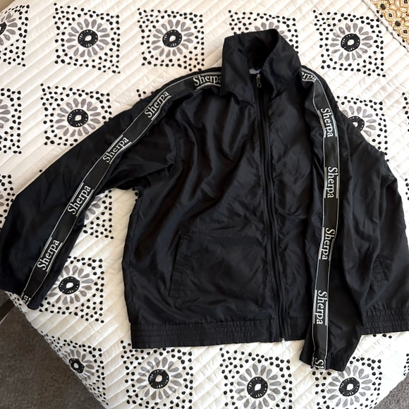 Vintage Sherpa Adventure Gear Black Nylon Windbreaker - Picture 1 of 2